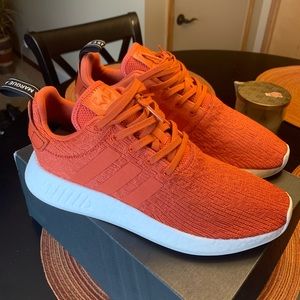 Adidas NMD R2 men’s sz 9 BY9915